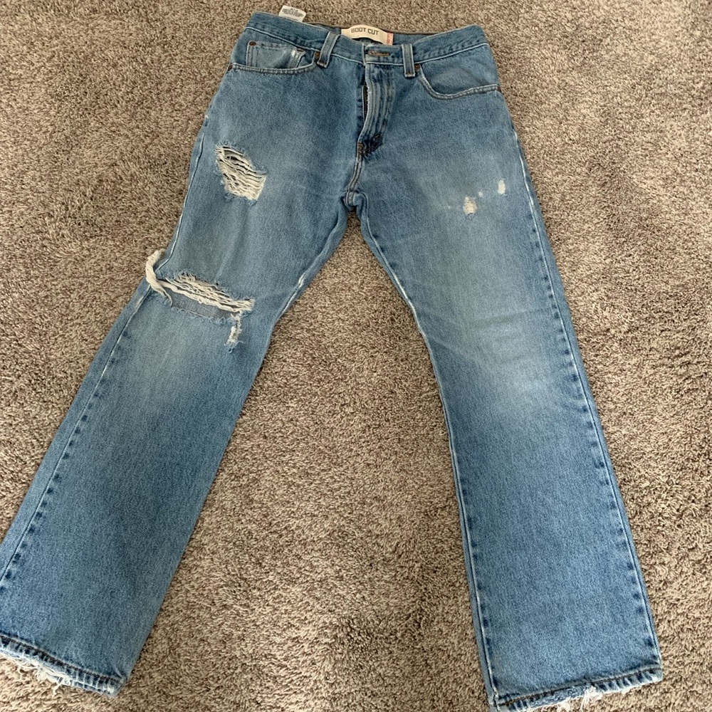 Levi’s Distressed Bootcut 517